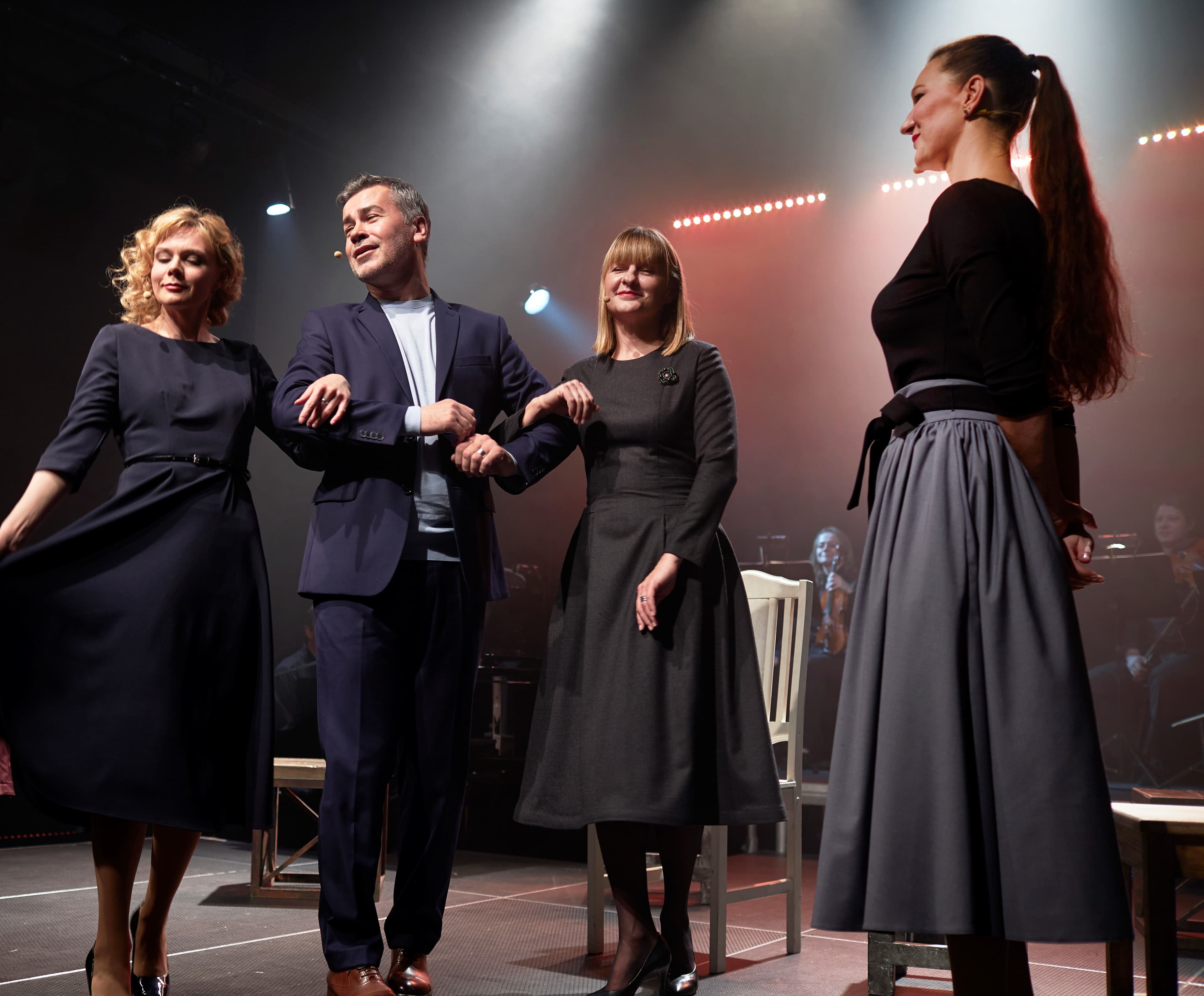 Нелепо, смешно, безрассудно (Театр Гоголя)