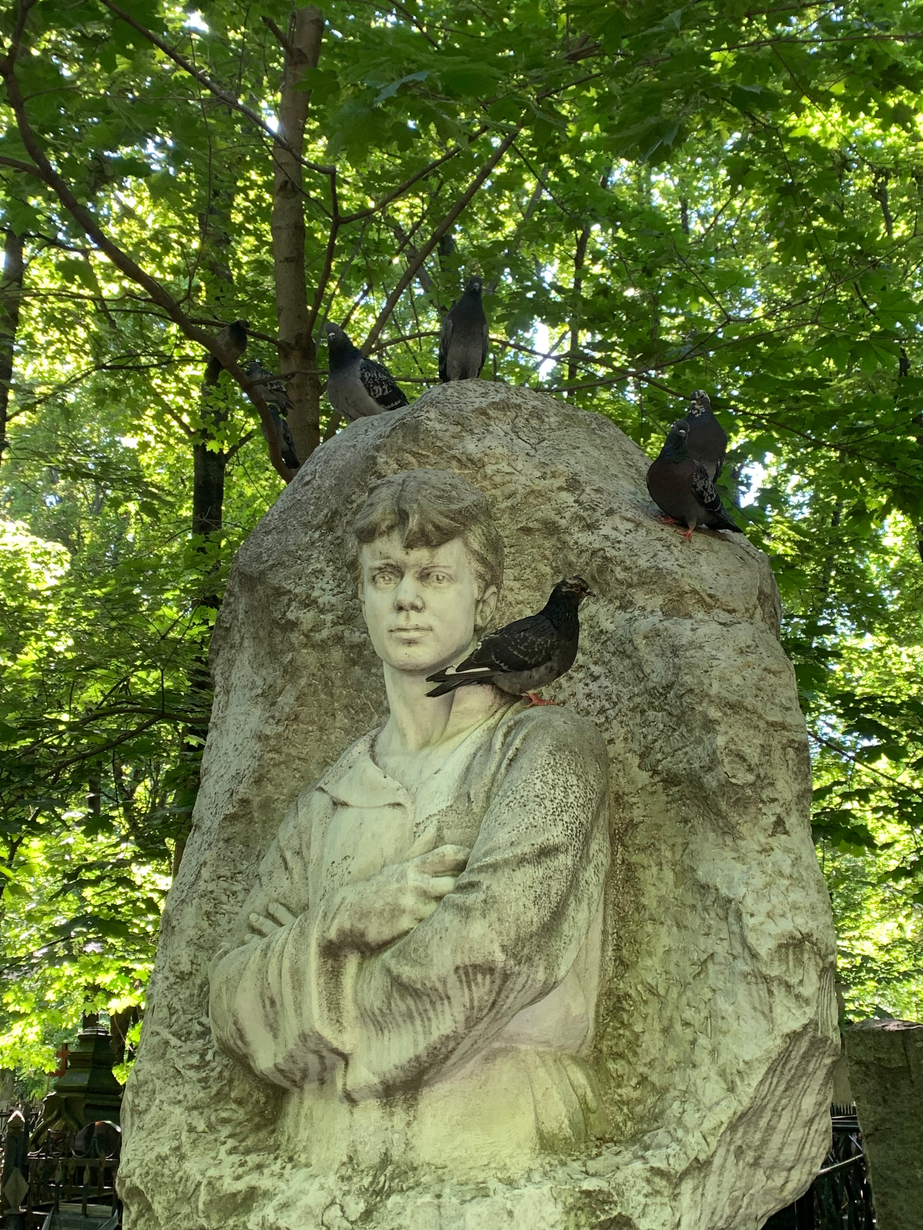 «Лучшие люди страны»: прогулка по Ваганьковскому кладбищу (Лучшие люди страны: Ваганьковское кладбище в мини-группе)