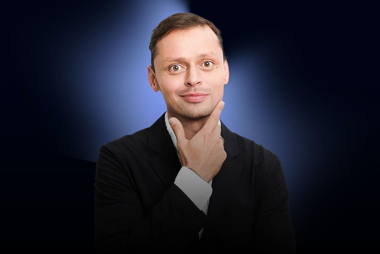 Виктор Комаров