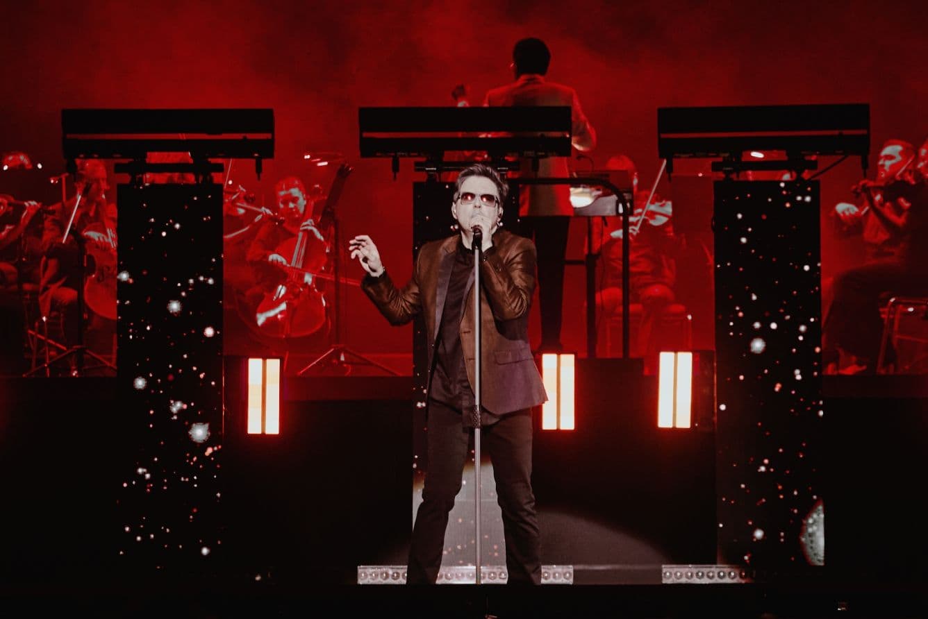 Легендарные хиты Depeche mode «Enjoy the symphony» Show с оркестром