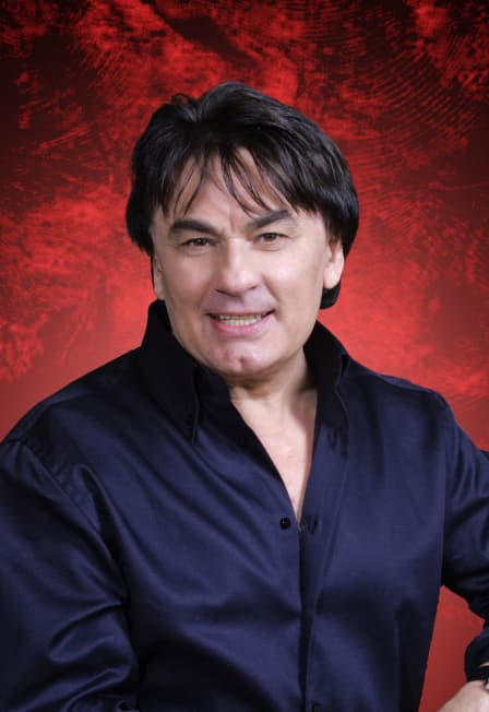 Александр Серов